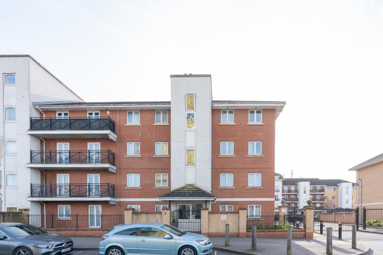 Suites By Rehoboth - Abbey Wood Station - London Zone 4 Buitenkant foto
