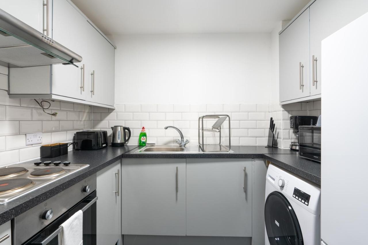 Suites By Rehoboth - Abbey Wood Station - London Zone 4 Buitenkant foto