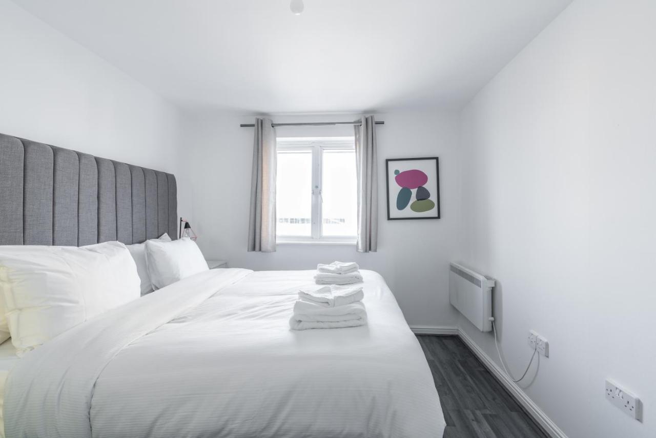 Suites By Rehoboth - Abbey Wood Station - London Zone 4 Buitenkant foto