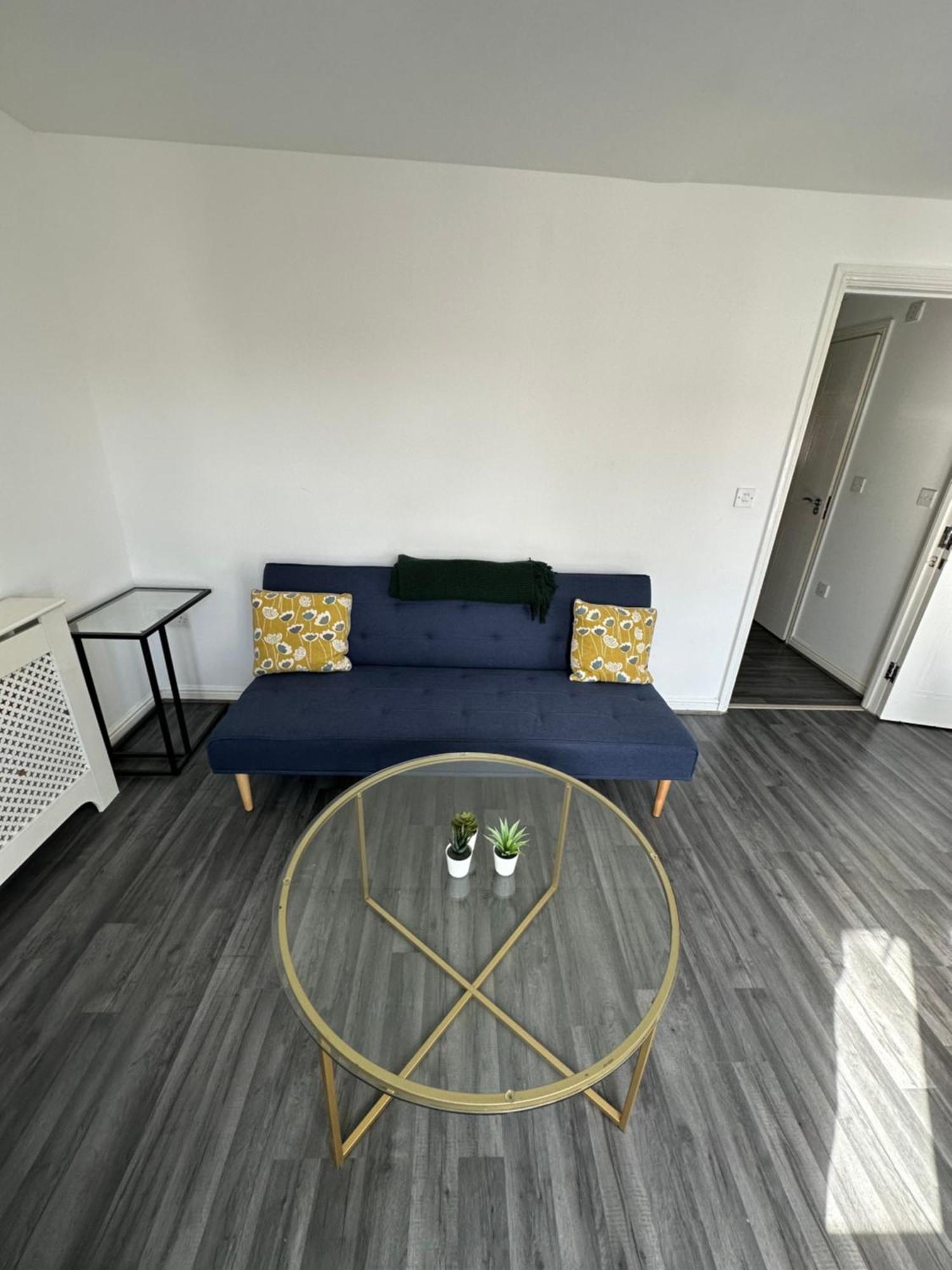Suites By Rehoboth - Abbey Wood Station - London Zone 4 Buitenkant foto